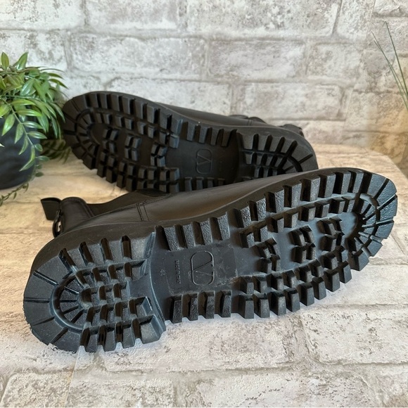 VALENTINO Chelsea Boots Men’s 44 BeatleV logo Leather Black - Picture 4 of 8